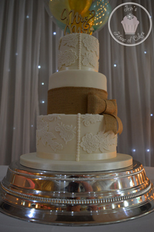 Lace & Hessian Wedding Cake